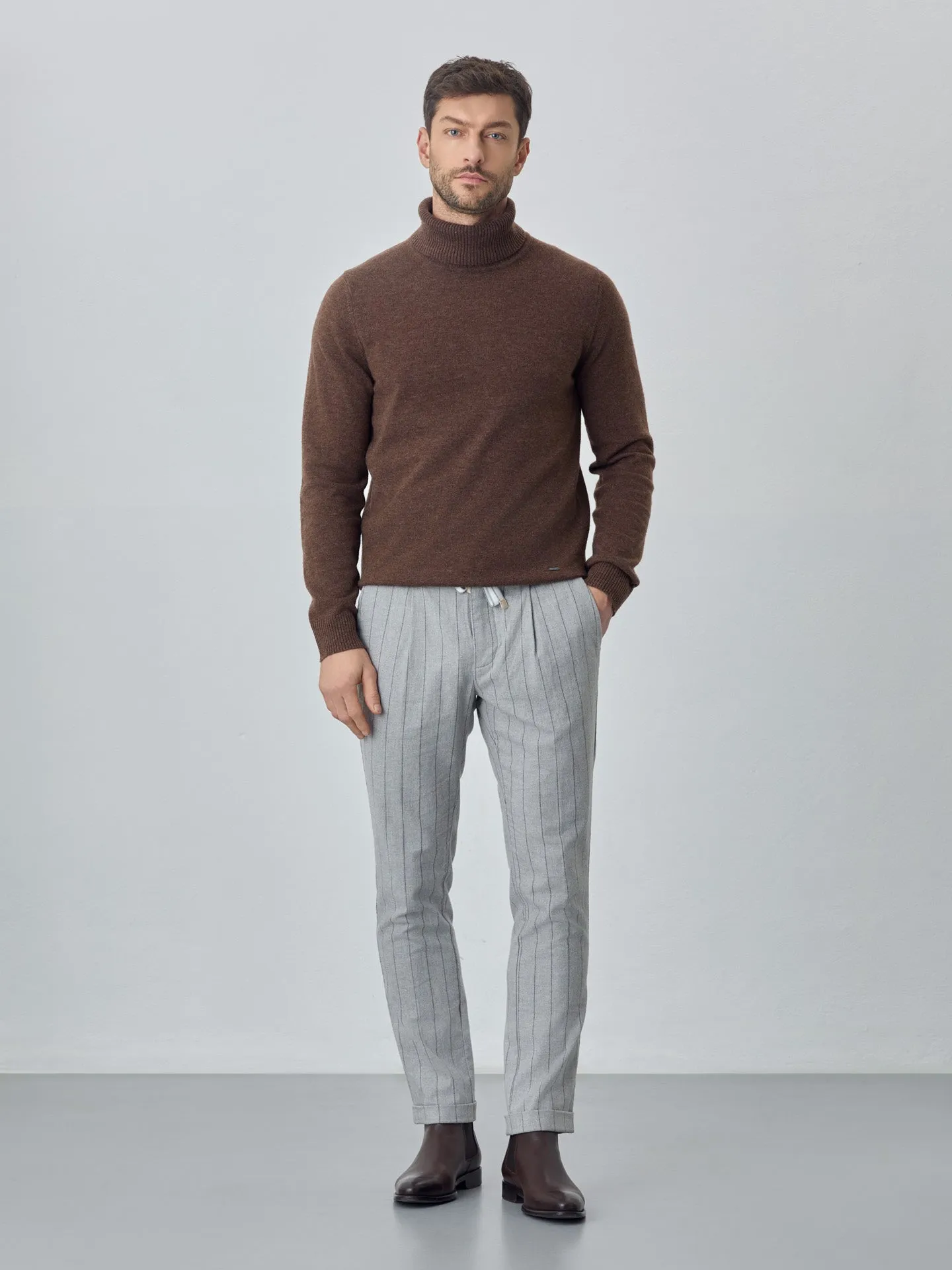 Jogger fit chalk stripes chino trousers