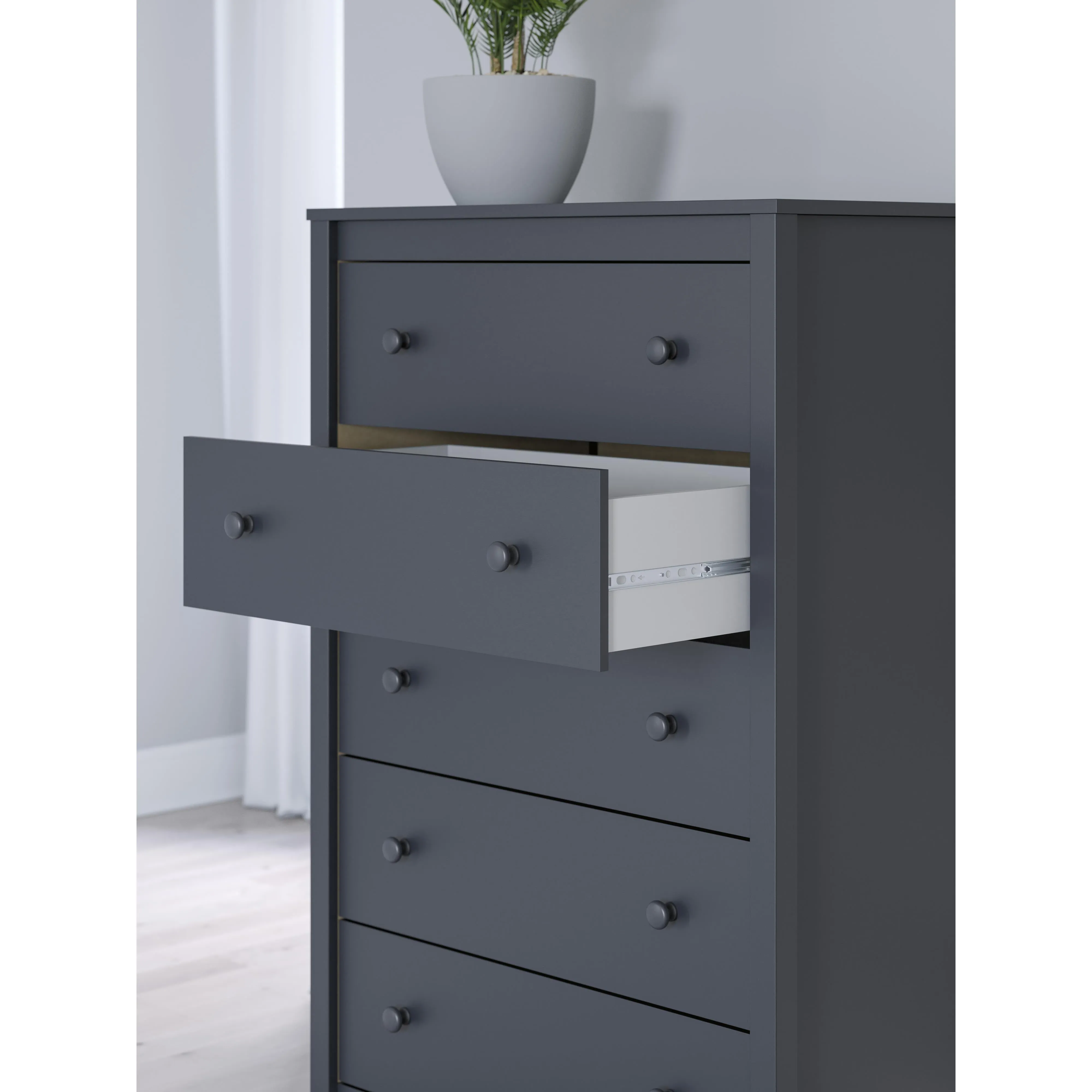 Signature Design by Ashley Simmenfort 5-Drawer Chest EB1528-245